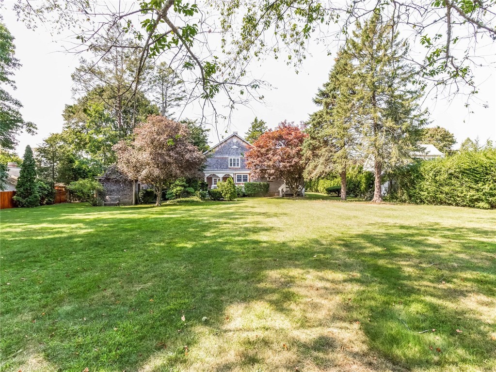 10 Sunset Road Bristol, RI 02809 - Photo 23 of 34
