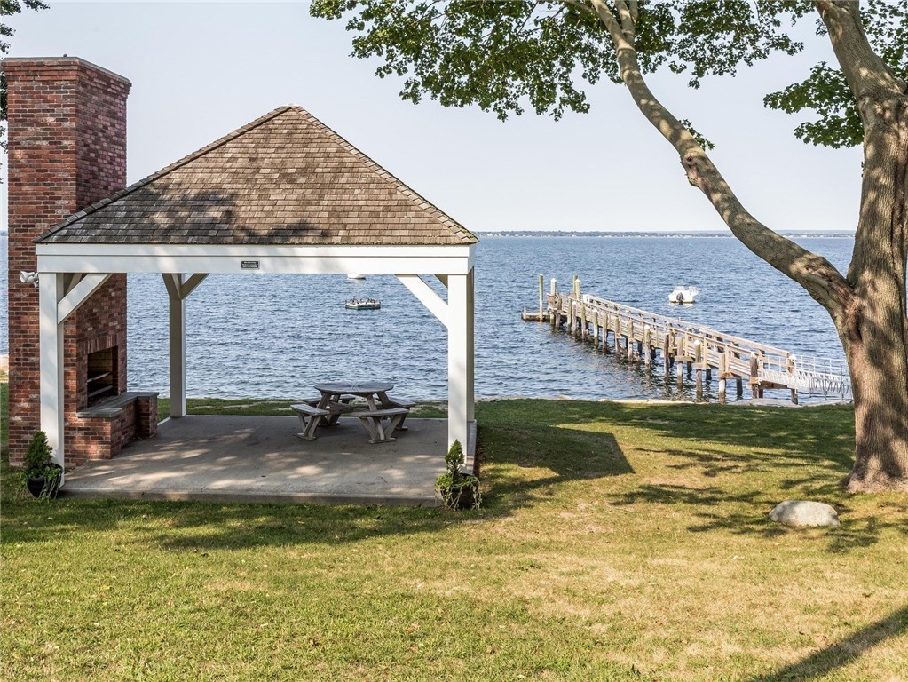 10 Sunset Road Bristol, RI 02809 - Photo 29 of 34