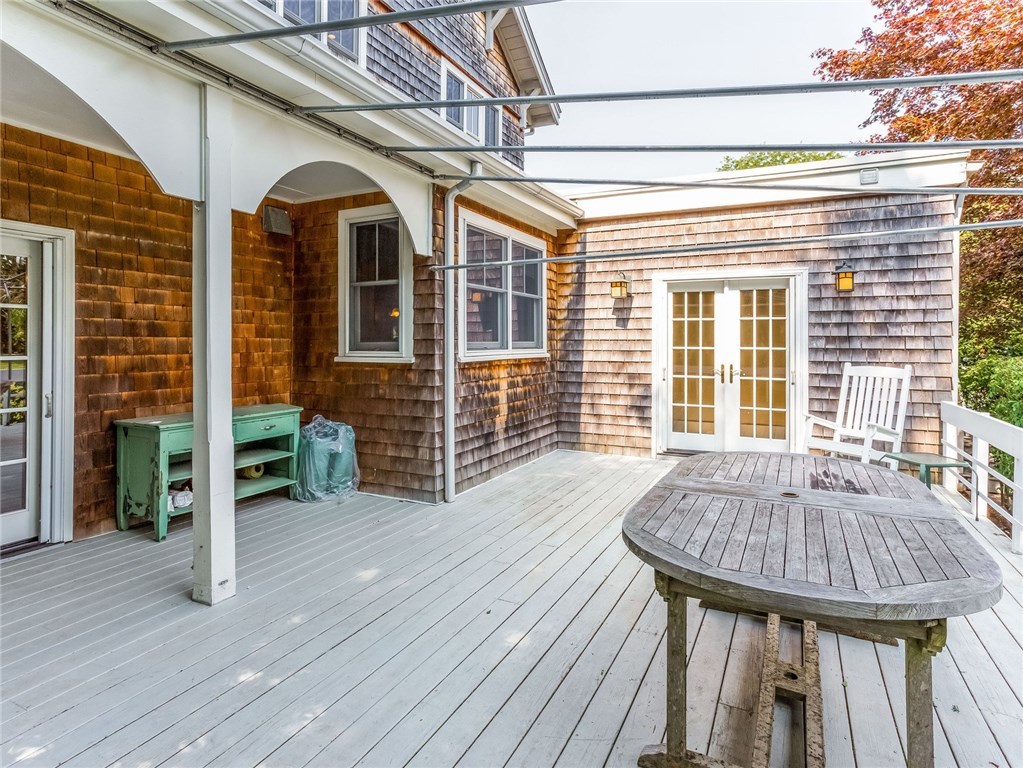 10 Sunset Road Bristol, RI 02809 - Photo 3 of 34