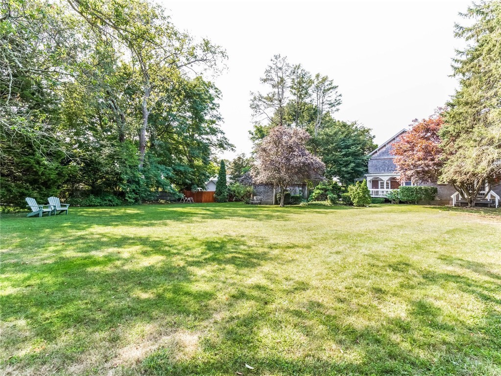 10 Sunset Road Bristol, RI 02809 - Photo 5 of 34