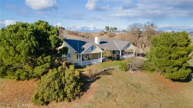 a view of backyard of house