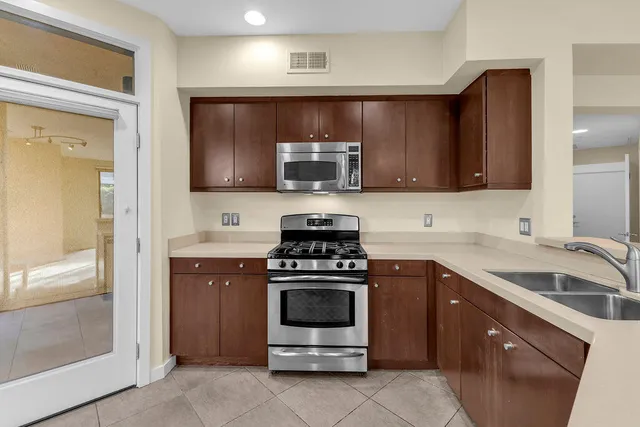 $509,000 | 910 East Palm Canyon Drive, Unit 101, Palm Springs, CA 92264