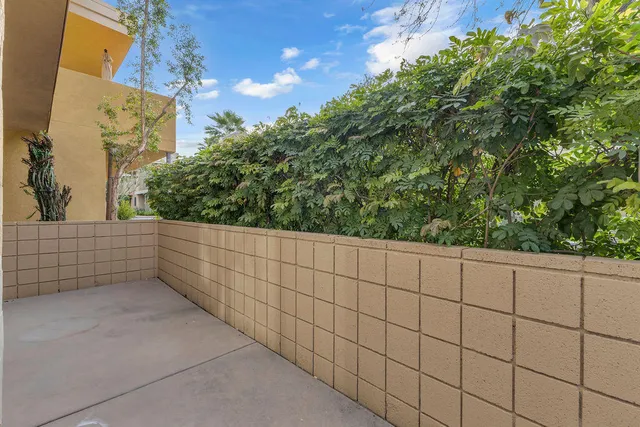 $509,000 | 910 East Palm Canyon Drive, Unit 101, Palm Springs, CA 92264