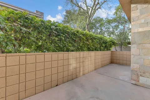 $509,000 | 910 East Palm Canyon Drive, Unit 101, Palm Springs, CA 92264