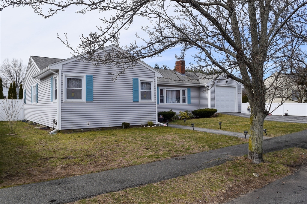 7 Margaret Road Peabody, MA 01960 - Photo 3 of 31 Gallery Image 3