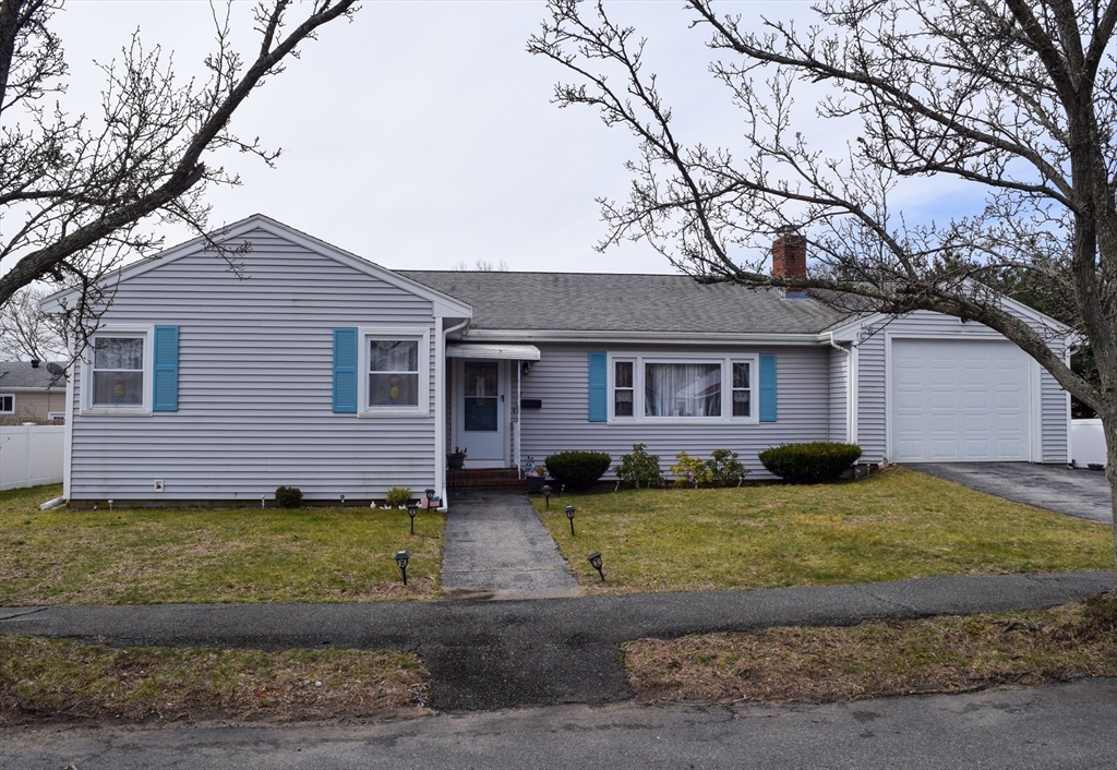 7 Margaret Road Peabody, MA 01960 - Photo 4 of 31 Gallery Image 4