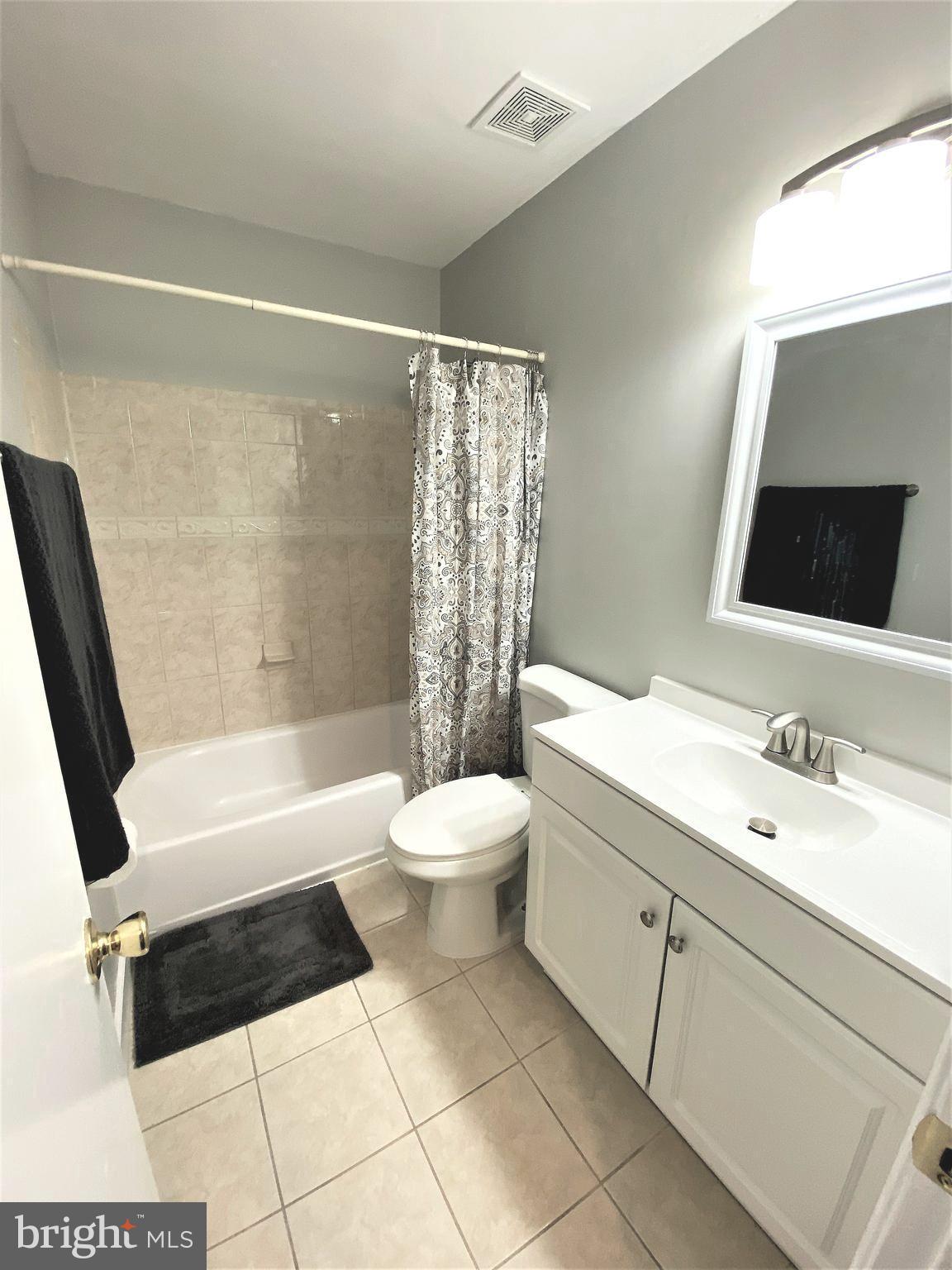 11939 Artery Drive Fairfax, VA 22030 - Photo 20 of 28 HALLWAY BATH UPPER LEVEL