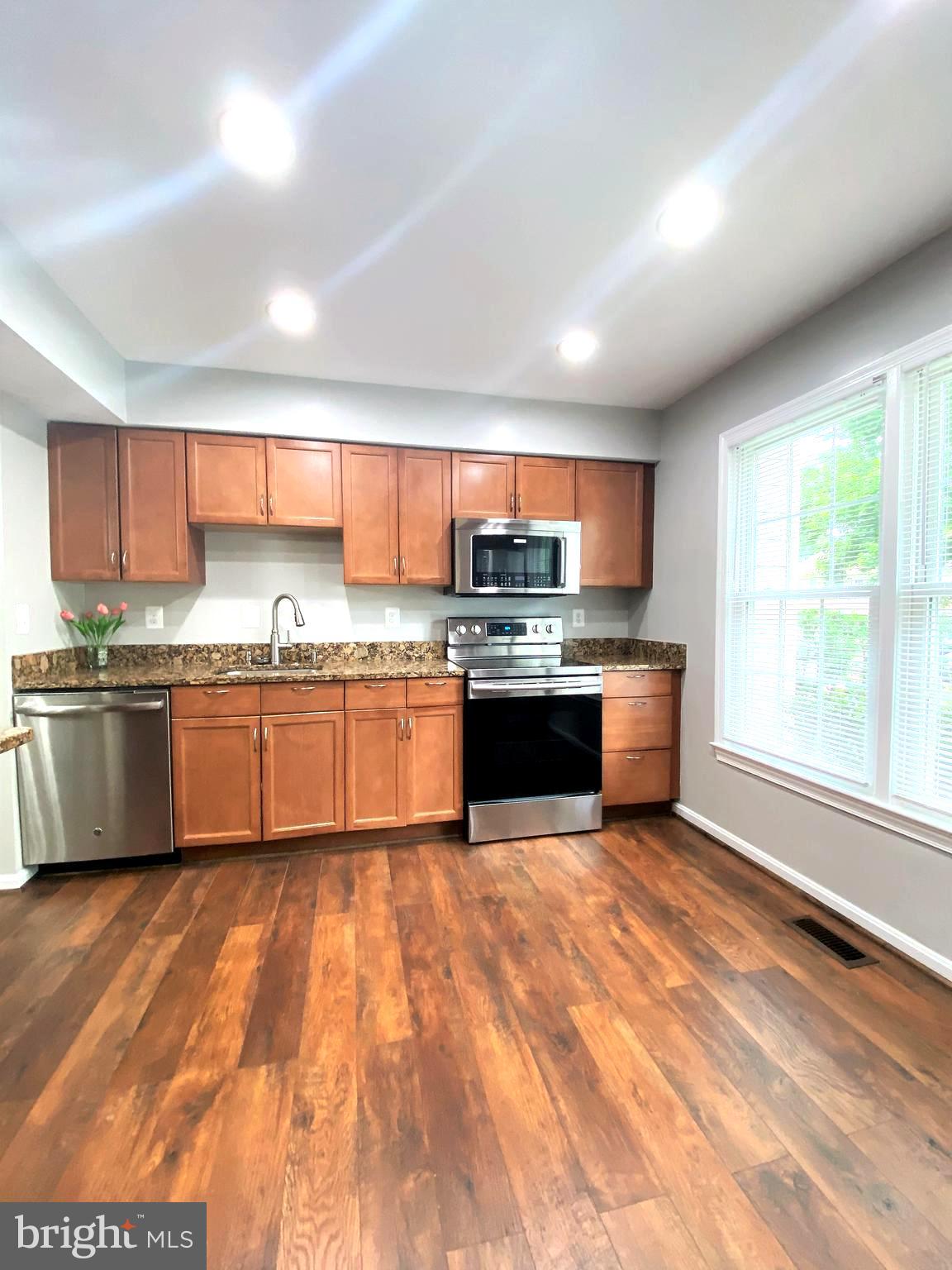 11939 Artery Drive Fairfax, VA 22030 - Photo 6 of 28