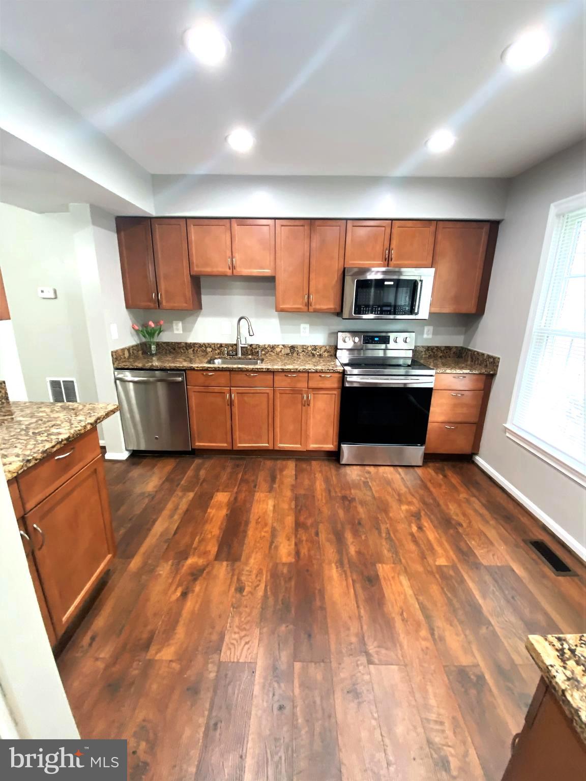 11939 Artery Drive Fairfax, VA 22030 - Photo 7 of 28