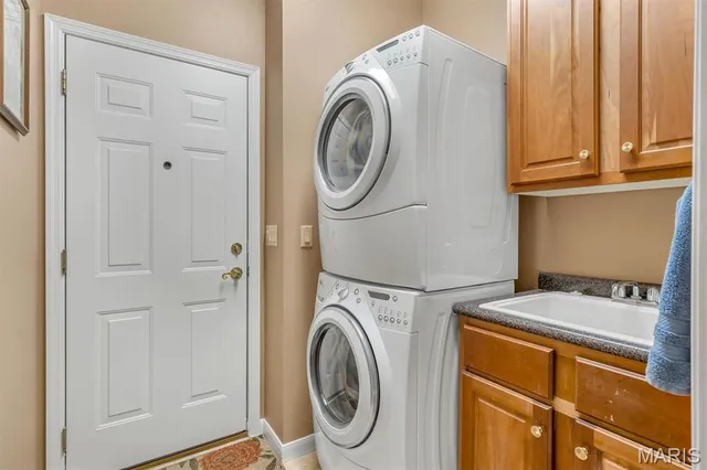 $600,000 | 811 Stone Meadow Drive, Chesterfield, MO 63005