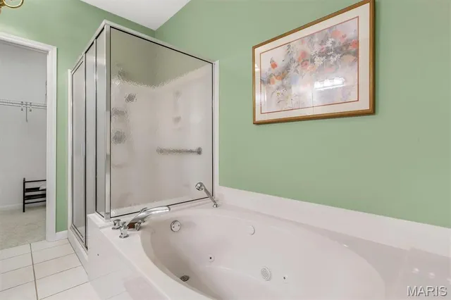 $600,000 | 811 Stone Meadow Drive, Chesterfield, MO 63005