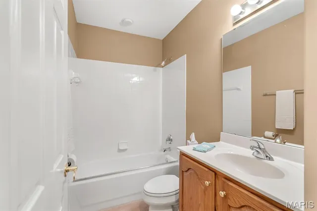 $600,000 | 811 Stone Meadow Drive, Chesterfield, MO 63005