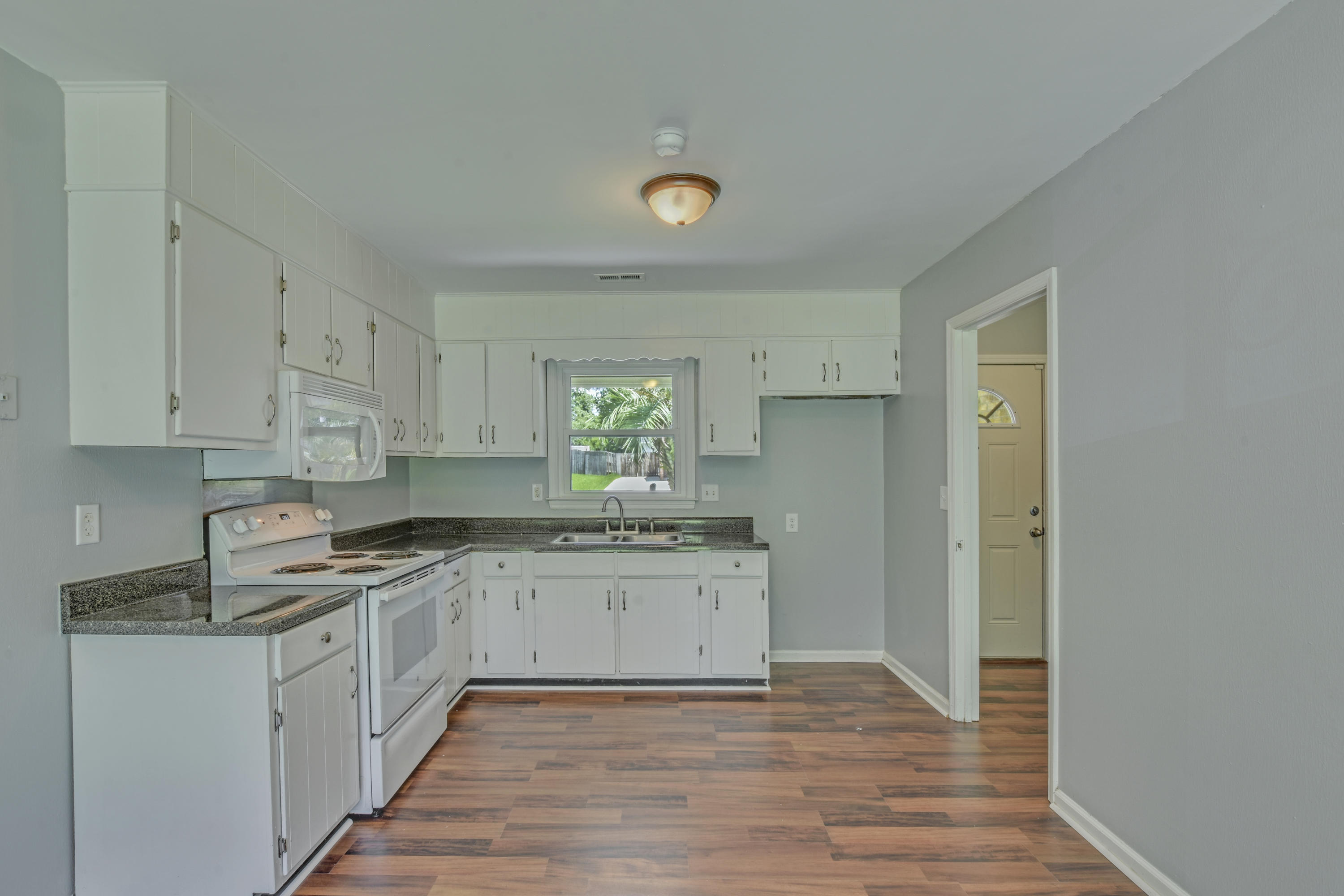 8 Stanhope Road Goose Creek, SC 29445 - Photo 7 of 27 19