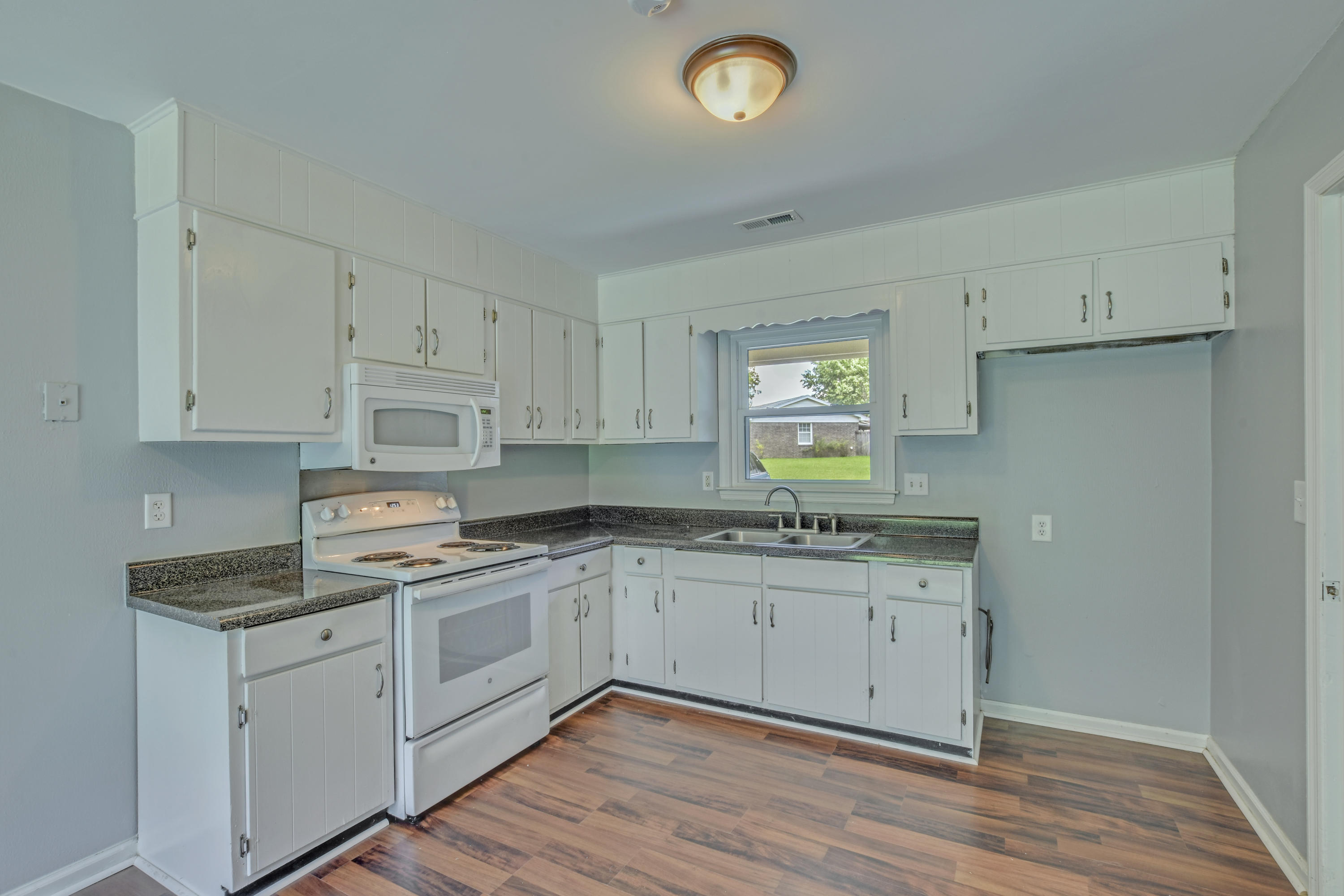 8 Stanhope Road Goose Creek, SC 29445 - Photo 8 of 27 18