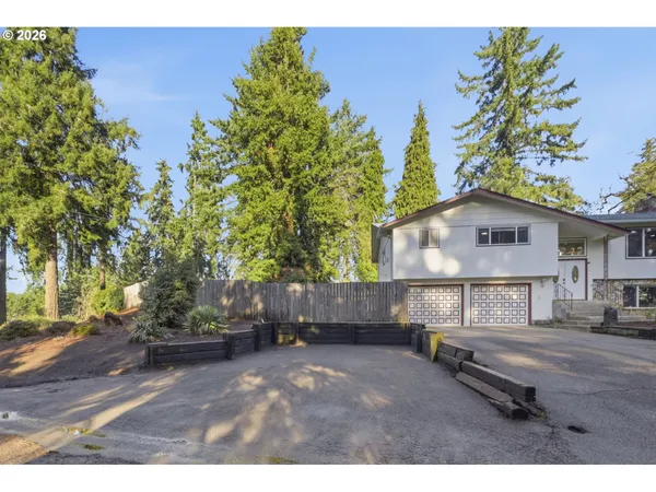 $699,900 | 85217 Winding Way, Pleasant Hill, OR 97455