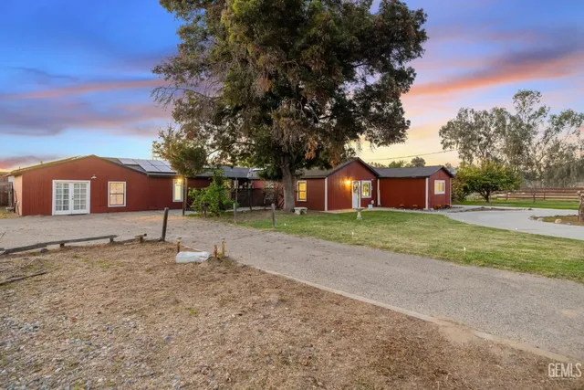 a view of a swimming pool with a sitting space