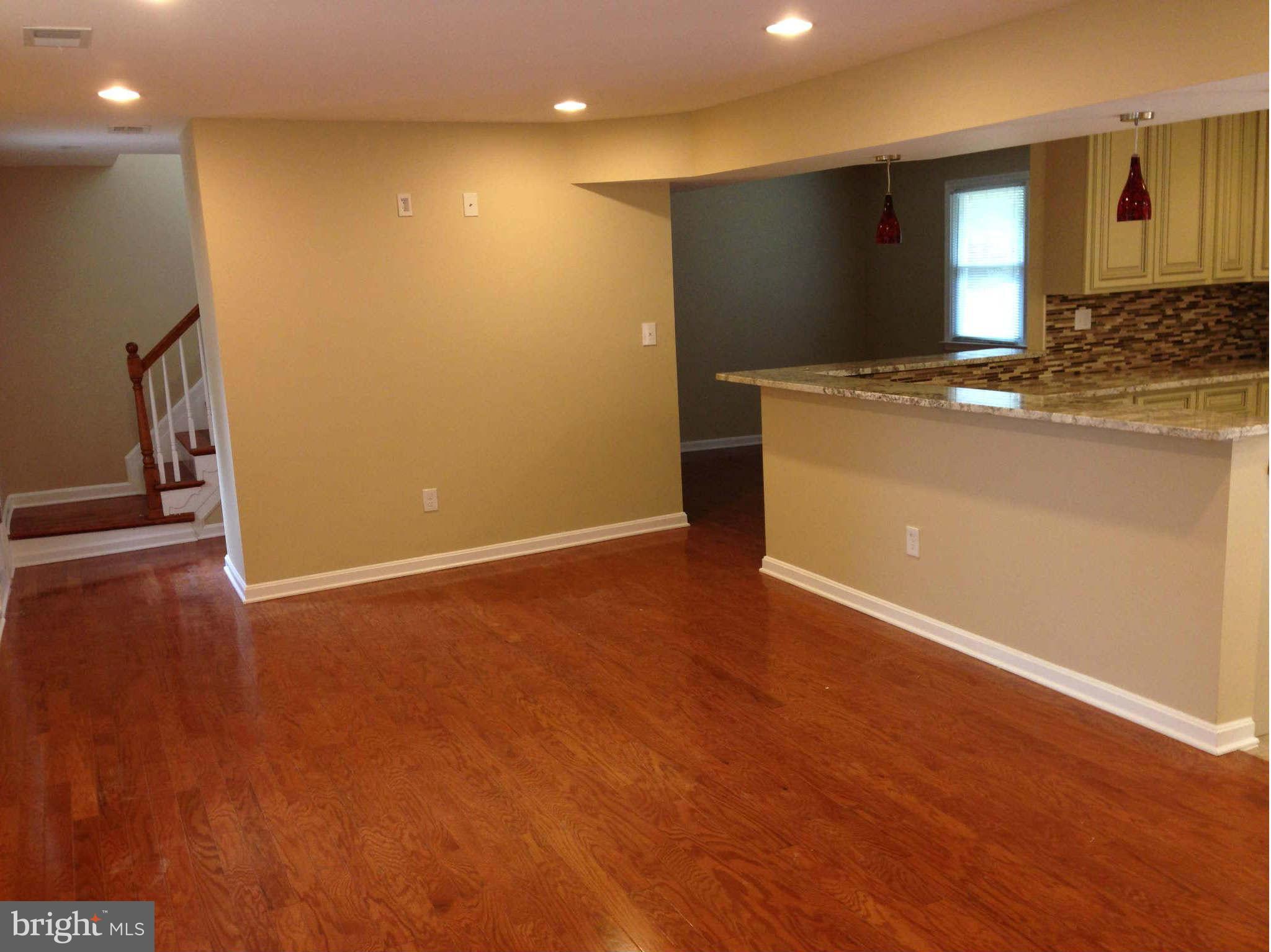 3118 Jeffrey Road Baltimore, MD 21244 - Photo 2 of 23 Family Room