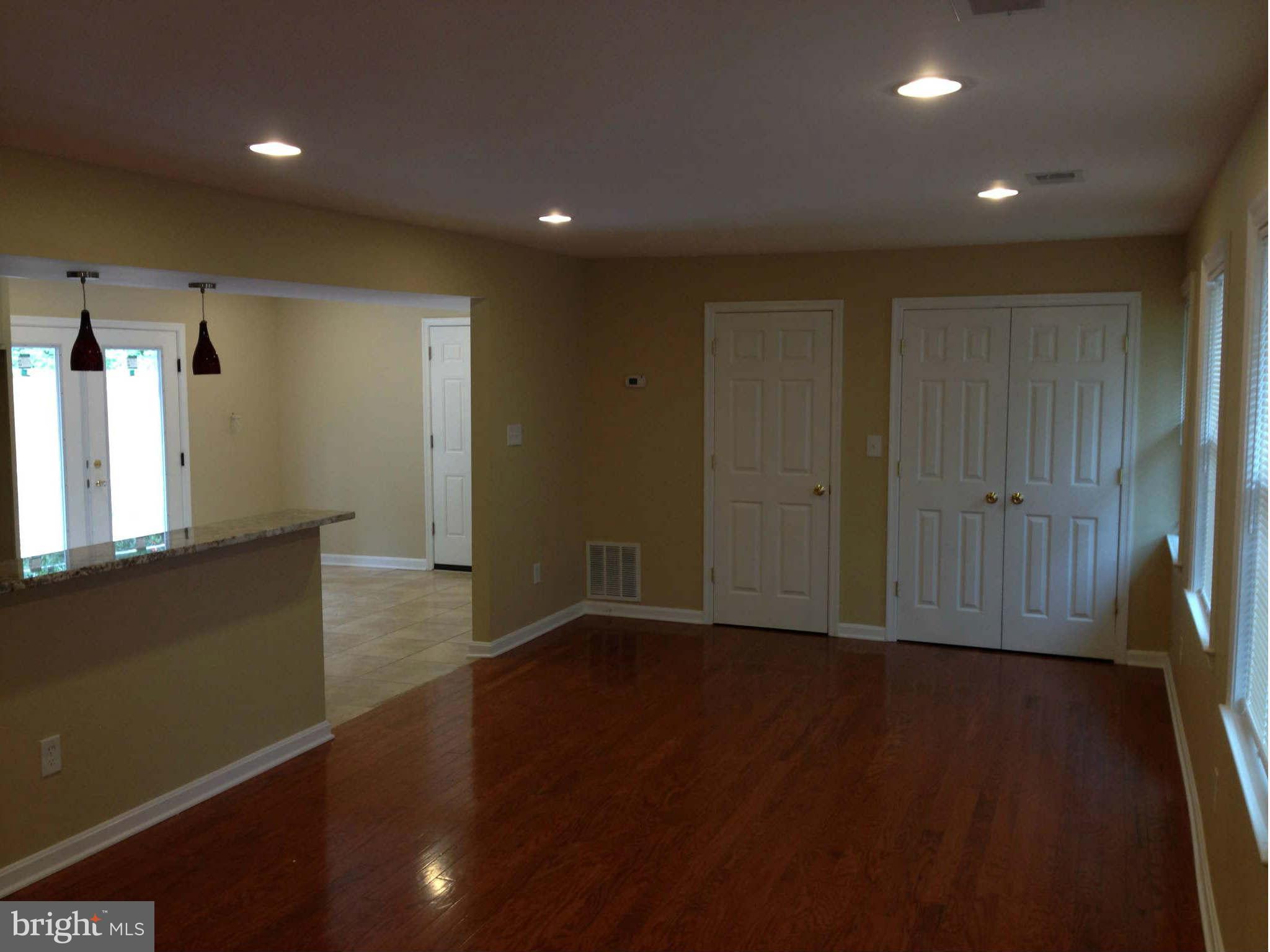 3118 Jeffrey Road Baltimore, MD 21244 - Photo 3 of 23 Family Room