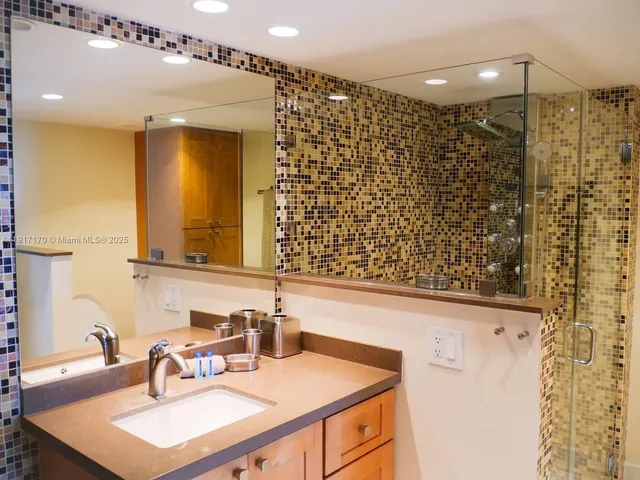 $6,800 | 1717 North Bayshore Drive, Unit A3847, Miami, FL 33132