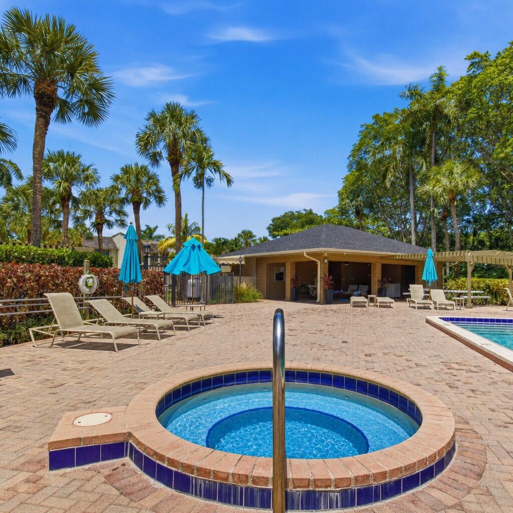 6024 Glendale Drive Boca Raton, FL 33433 - Photo 34 of 36 Pool - Hottub