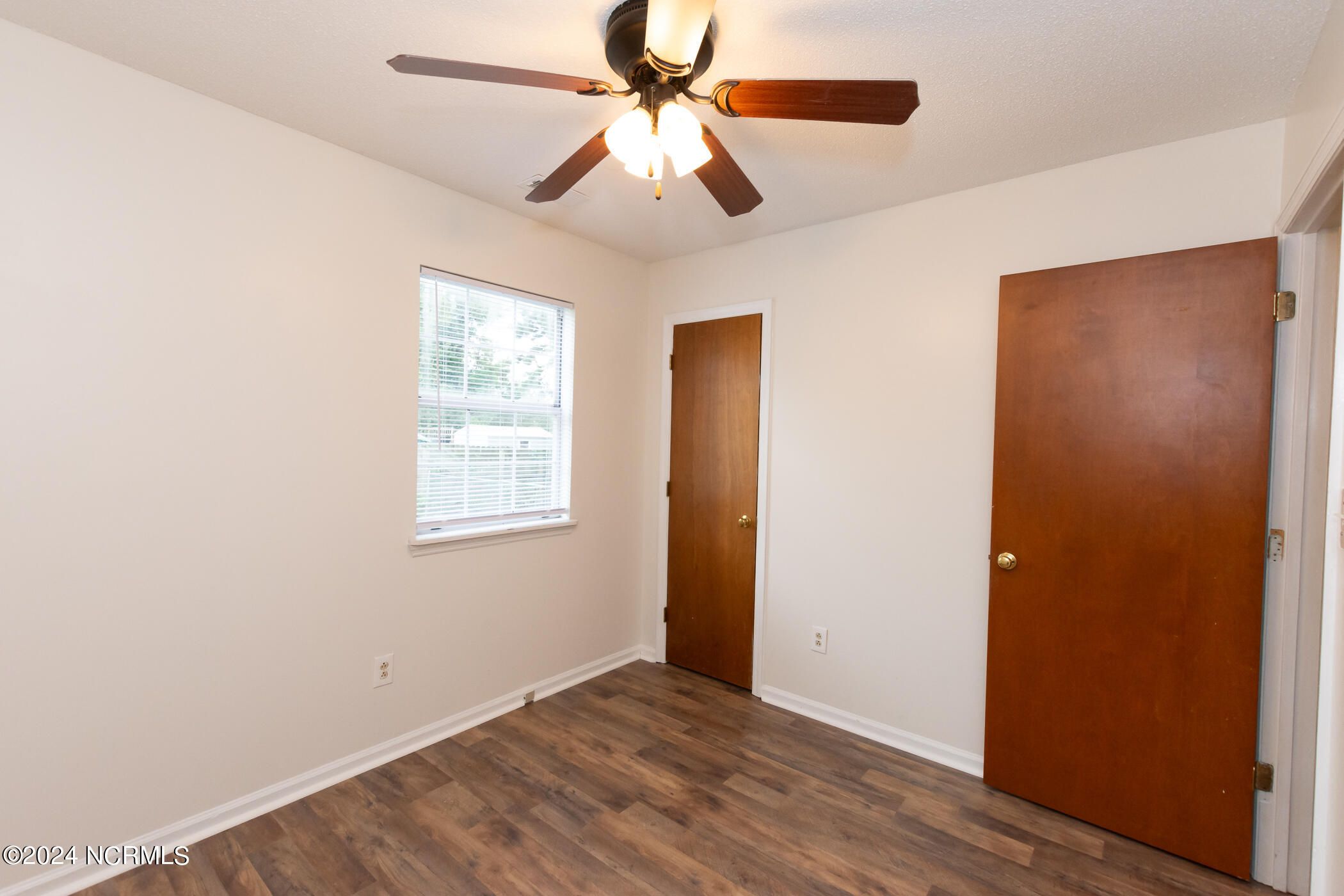 525 Raintree Circle Jacksonville, NC 28540 - Photo 29 of 47 525 Raintree Cir-34