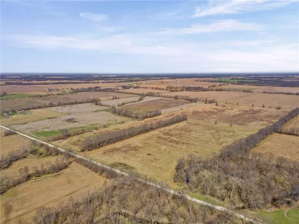 $1,336,200 | Iguana Road, Brookfield, MO 64628