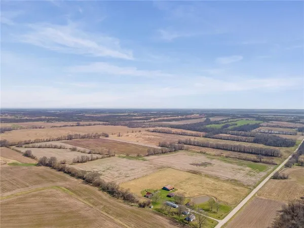 $1,336,200 | Iguana Road, Brookfield, MO 64628