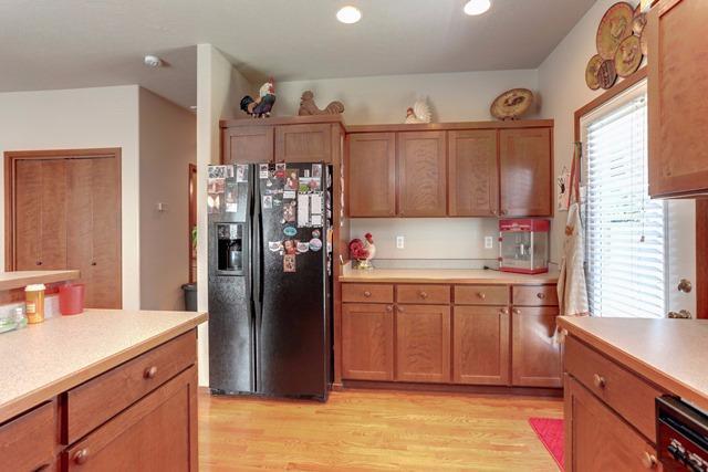 731 South Haskell Street Central Point, OR 97502 - Photo 15 of 29 Additional Photo