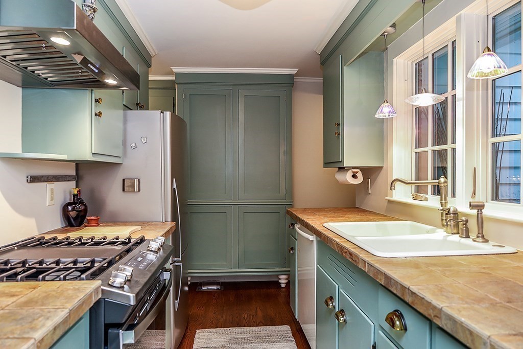 52 Woodleigh Road Dedham, MA 02026 - Photo 8 of 21 Gallery Image 8