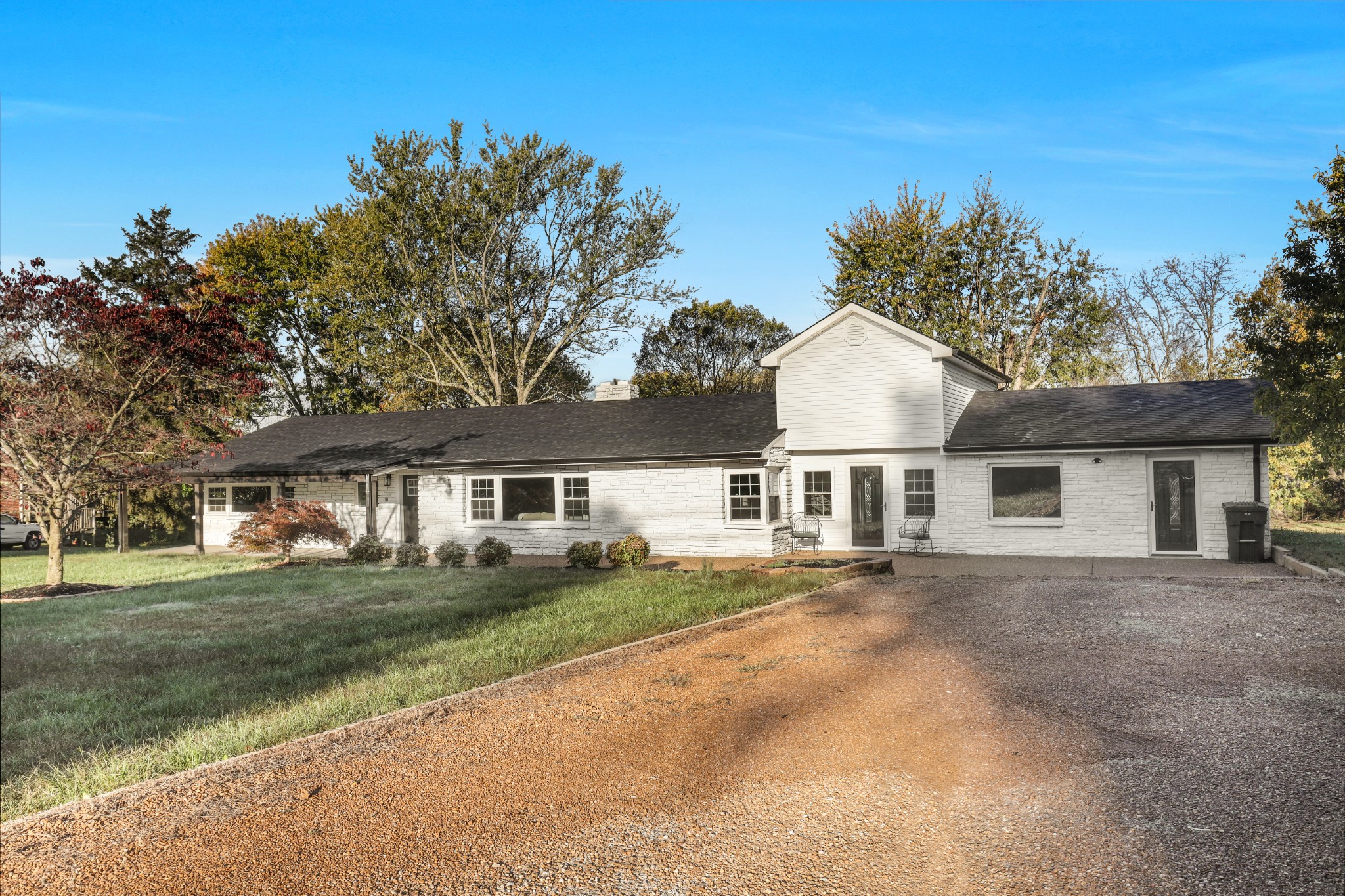 1503 5th Avenue West Springfield, TN 37172 - Photo 2 of 57 front view of a house next to a yard