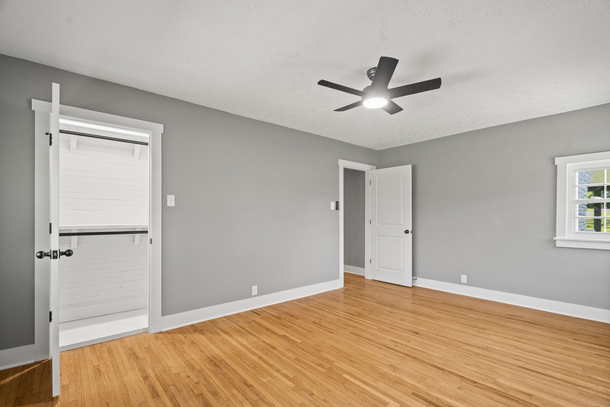 1503 5th Avenue West Springfield, TN 37172 - Photo 22 of 57 a view of empty room with wooden floor