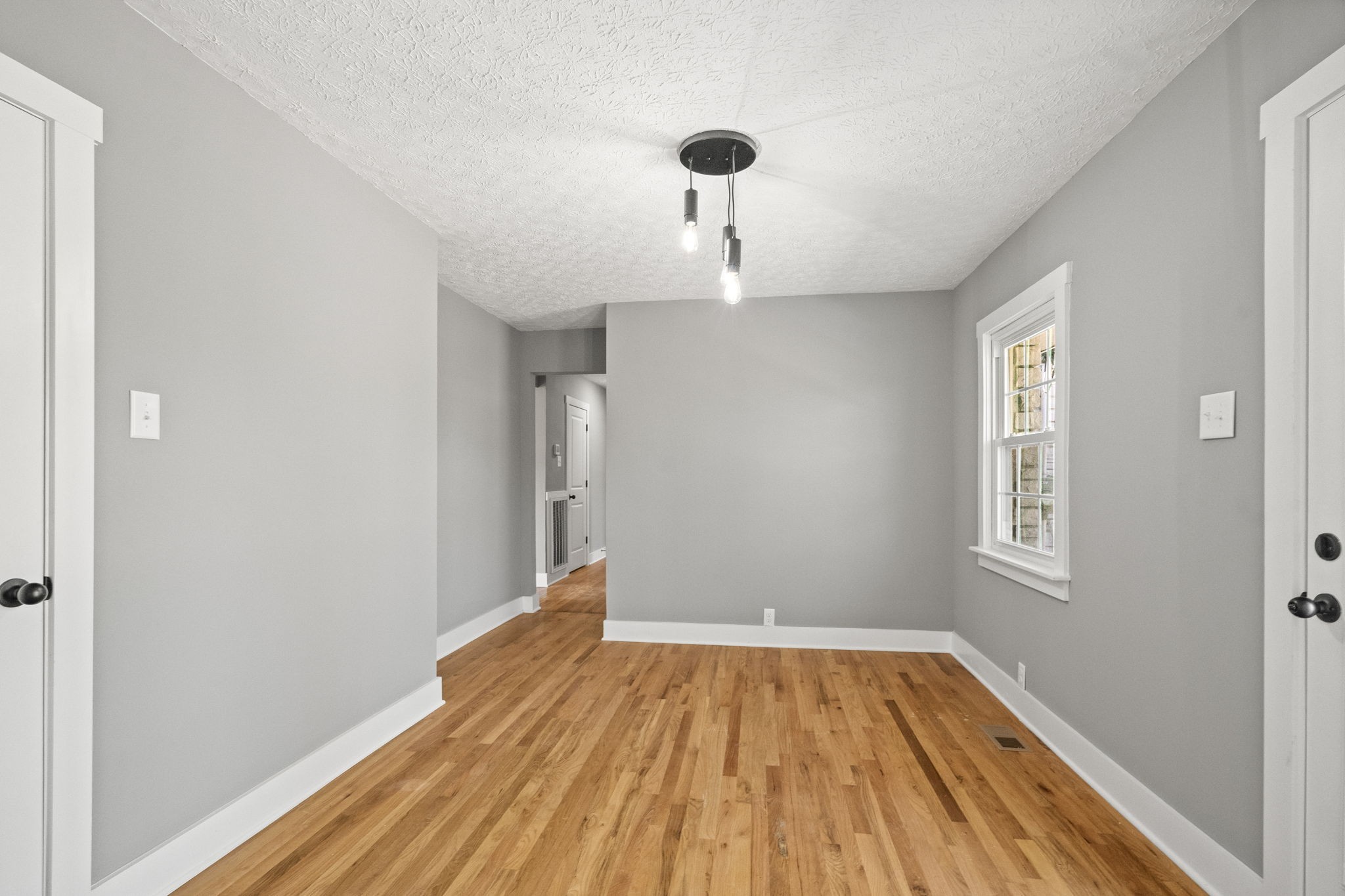 1503 5th Avenue West Springfield, TN 37172 - Photo 28 of 57 a view of empty room with wooden floor