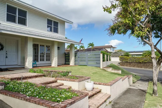 $1,995,000 | 1307 Noninui Place, Kailua, HI 96734
