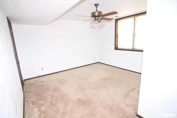 $244,900 | 5 East Timberline Drive, Blue Grass, IA 52726