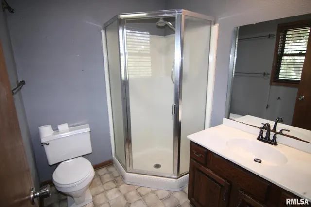 $279,000 | 5 East Timberline Drive, Blue Grass, IA 52726