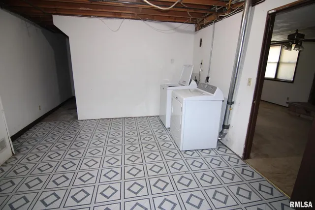 $279,000 | 5 East Timberline Drive, Blue Grass, IA 52726