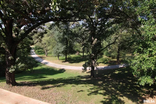 $279,000 | 5 East Timberline Drive, Blue Grass, IA 52726