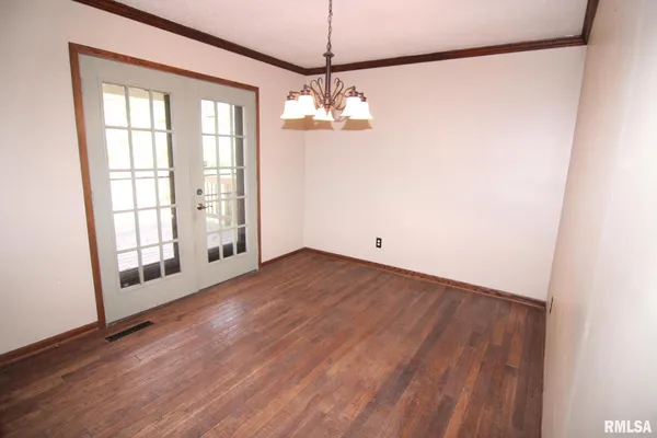 $244,900 | 5 East Timberline Drive, Blue Grass, IA 52726