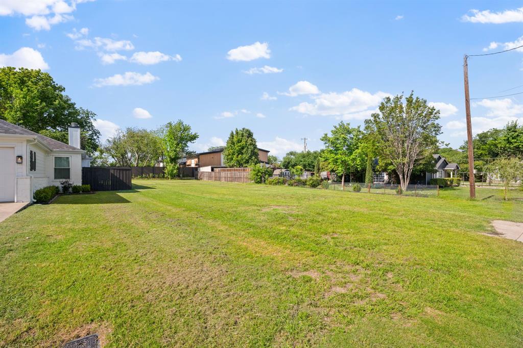 405 East Maple Street Celina, TX 75009 - Photo 3 of 15