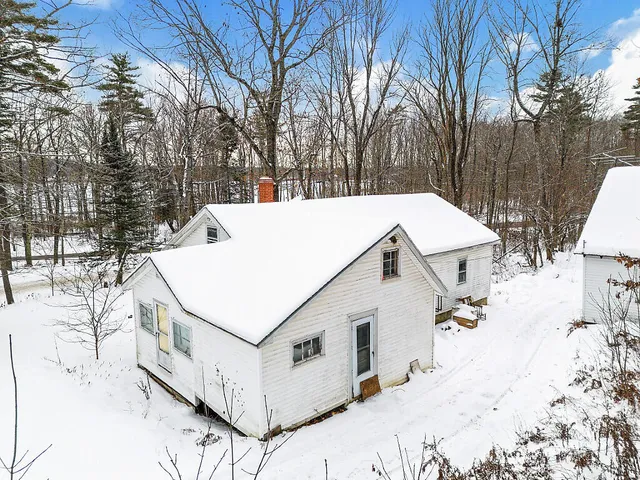 $210,000 | 7 Frog Holler Lane, Augusta, ME 04330