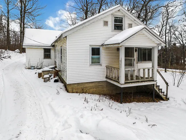 $210,000 | 7 Frog Holler Lane, Augusta, ME 04330