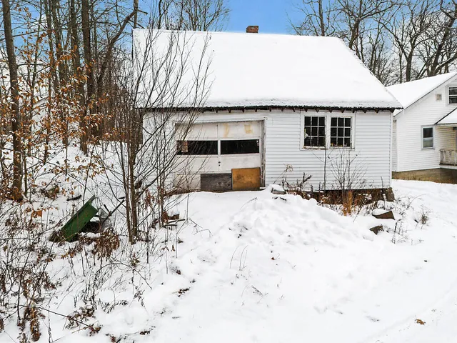 $210,000 | 7 Frog Holler Lane, Augusta, ME 04330