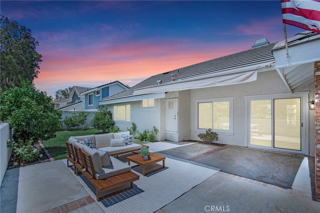 19 Spinnaker Irvine, CA 92614 - Photo 2 of 63 a view of a patio in back of house
