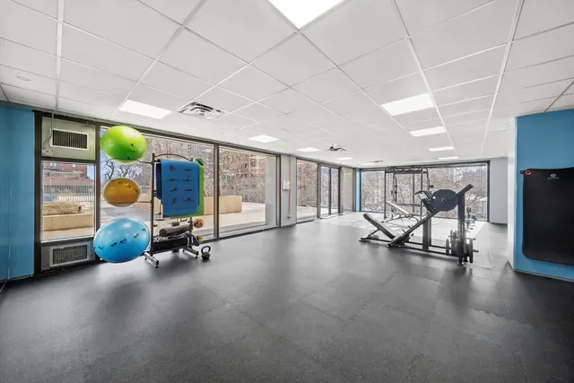 $169,000 | 4343 North Clarendon Avenue, Unit 911, Chicago, IL 60613