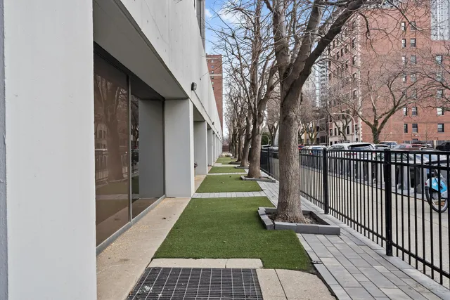 $169,000 | 4343 North Clarendon Avenue, Unit 911, Chicago, IL 60613