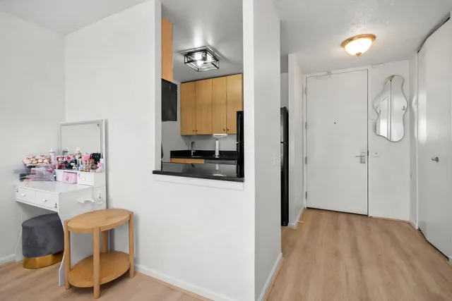 $169,000 | 4343 North Clarendon Avenue, Unit 911, Chicago, IL 60613