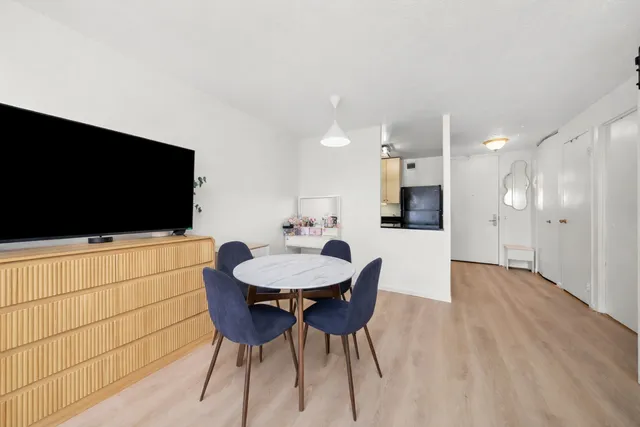 $169,000 | 4343 North Clarendon Avenue, Unit 911, Chicago, IL 60613