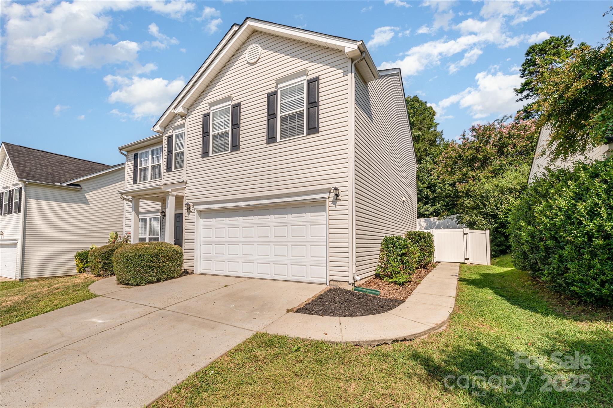 9012 Hedge Maple Road Charlotte, NC 28269 - Photo 2 of 22