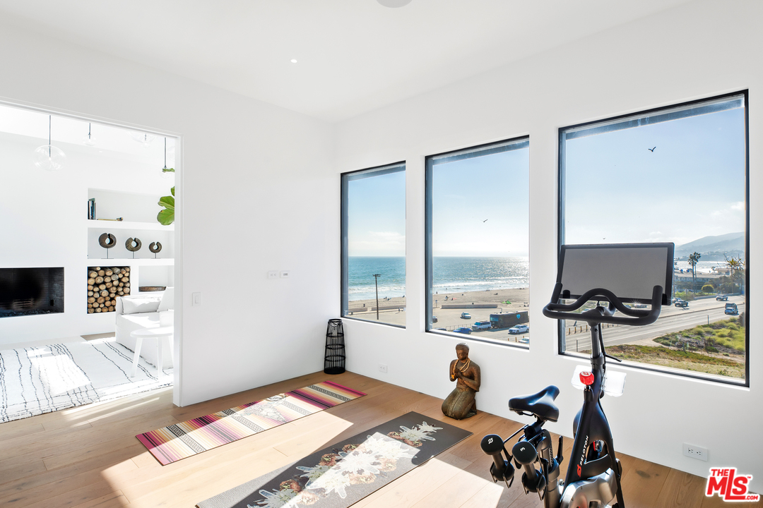 6463 Surfside Way Malibu, CA 90265 - Photo 27 of 31