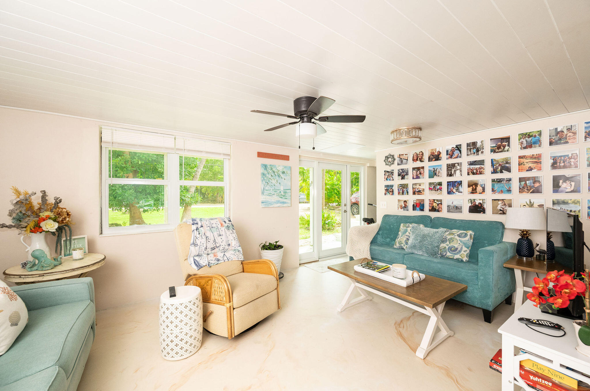78 Bay Drive Key West, FL 33040 - Photo 71 of 116 a living room with furniture and a large window